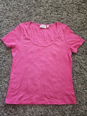 Cyrus Hot Pink Scoop Neck Short Sleeve Tee